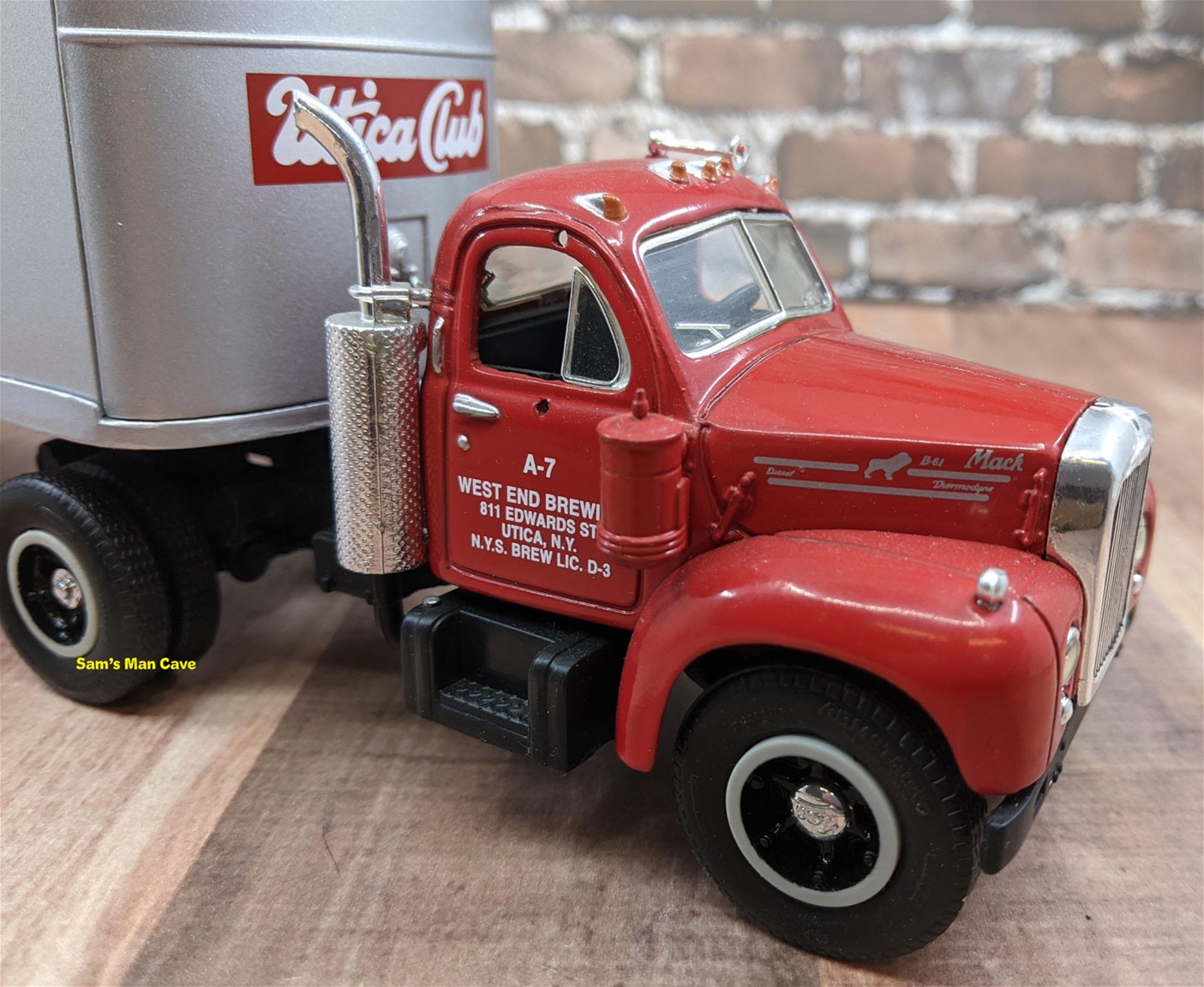 Utica Club 1960 Model B-61 Mack Tractor Trailer